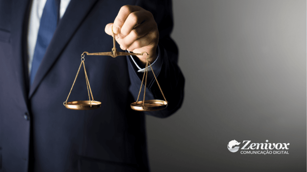Um homem vestindo terno segurando uma balança de ouro com as mãos, simbolizando justiça, equilíbrio e a importância da reputação na área jurídica. A imagem inclui o logotipo da Zenivox Comunicação Digital, reforçando o conceito de gestão de reputação no mercado jurídico.