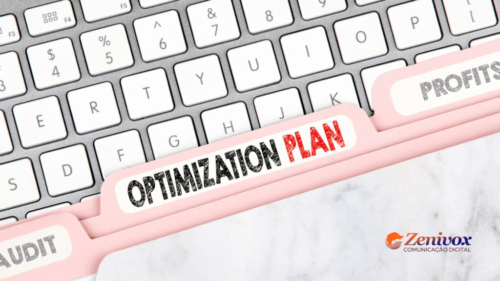 Pastas de arquivo com rótulos "Optimization Plan", "Profits" e "Audit" sobre um teclado de computador prateado. A imagem simboliza a necessidade de planejamento estratégico para atualização a conversão, destacando a importância da análise de dados e melhoria contínua.