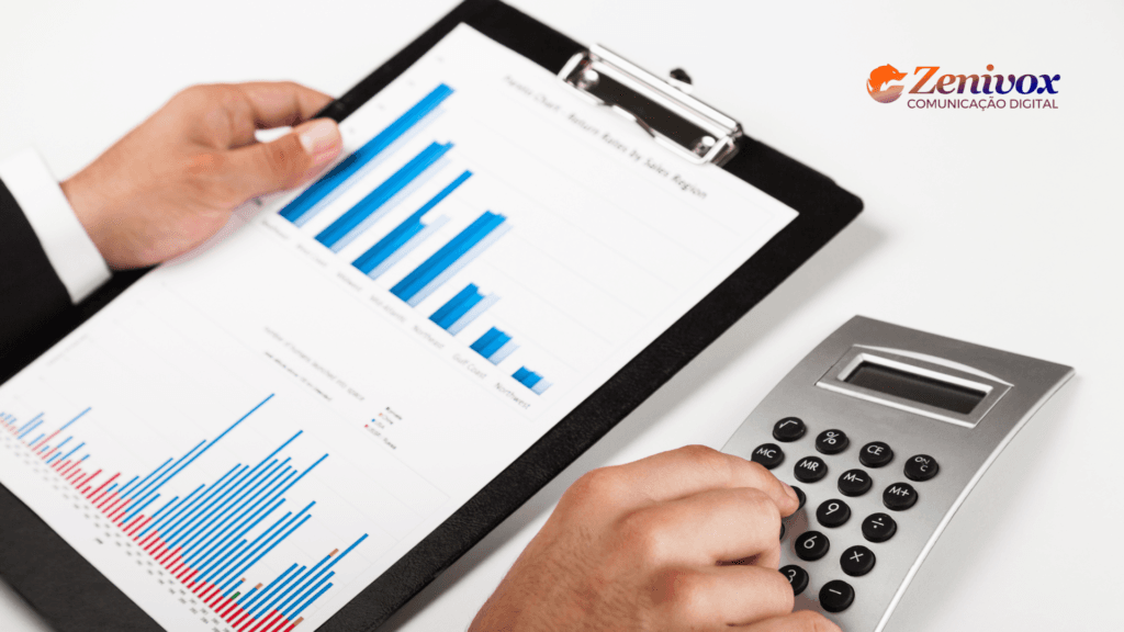 Mão de uma pessoa utilizando uma calculadora enquanto analisa um relatório gráfico com dados de desempenho. O relatório exibe gráficos de barras azuis, fornecendo uma análise detalhada de análises operacionais. Simbolizando gerenciamento de processos para maior previsibilidade. No canto superior direito, o logotipo da Zenivox Comunicação Digital está visível.