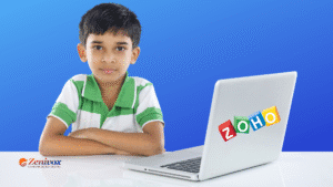 Criança indiana com expressão séria ao lado de um notebook com o logo da Zoho, simbolizando a abordagem inovadora da empresa para formação e recrutamento de pessoas talentosas desde cedo.