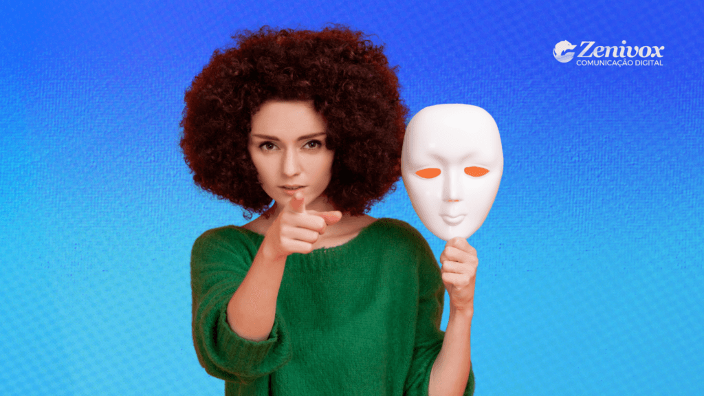 Mulher apontando para frente enquanto segura uma máscara, representando a síndrome do impostor e a sensação de estar fingindo ser quem não é
